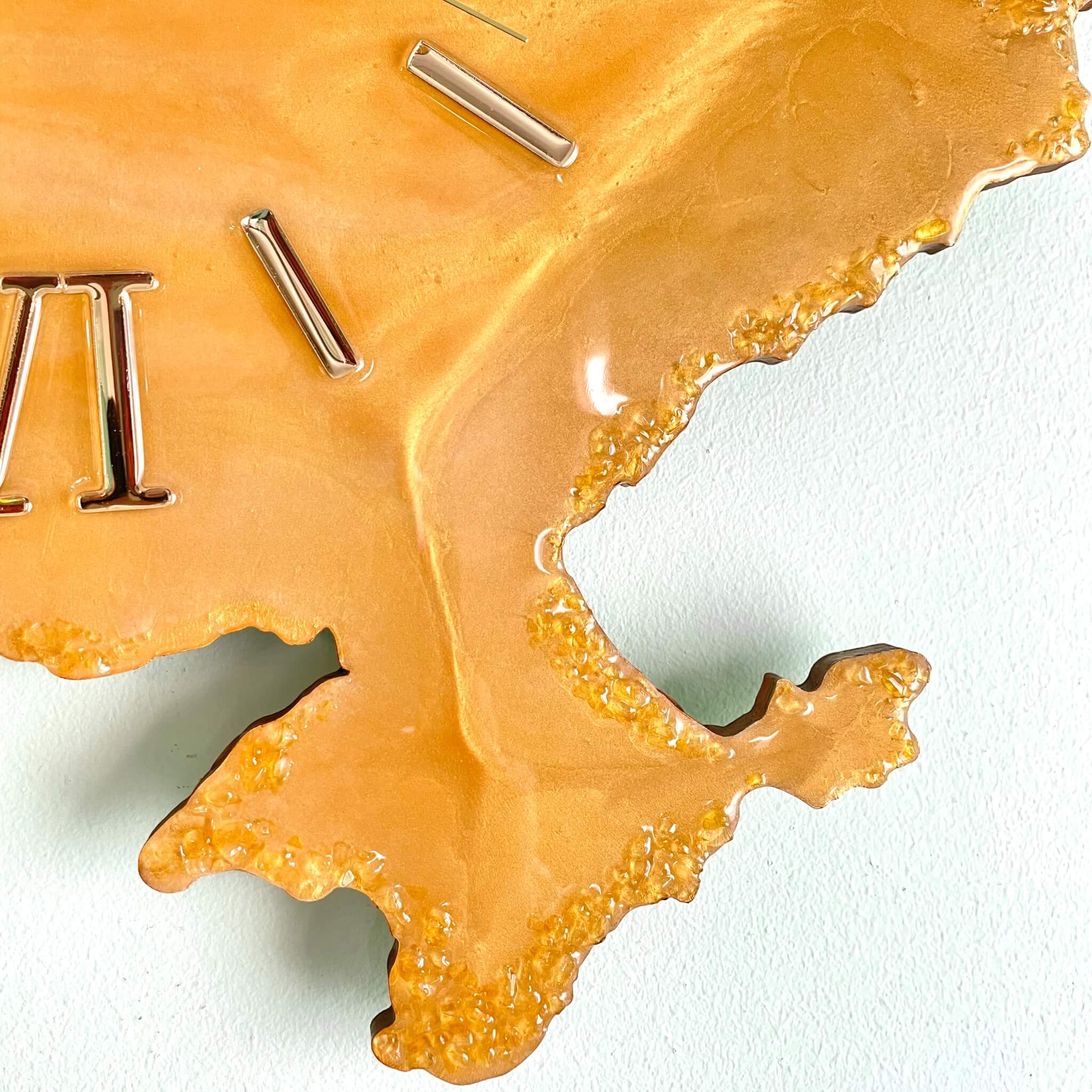 Ukrainian Courage – Ceas de perete Harta Ucrainei din rasina epoxidica, 70 × 47 cm