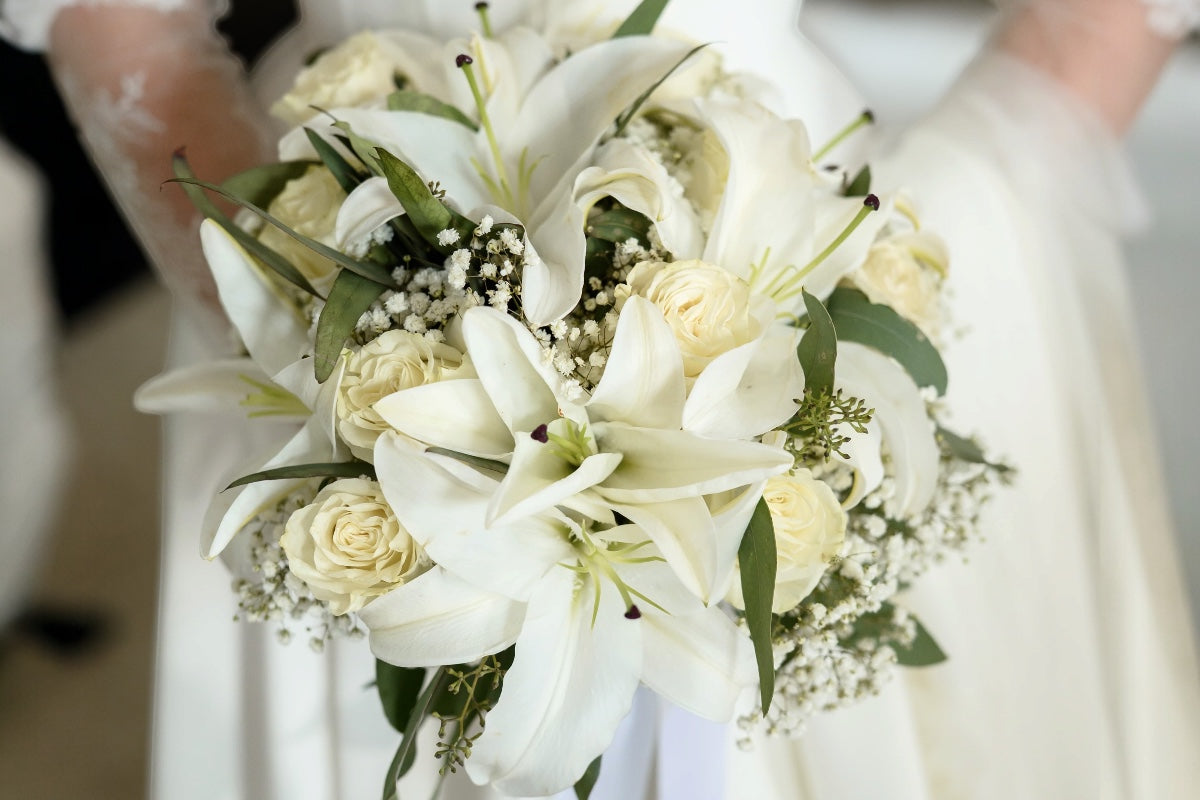 Masuta de cafea cu buchet de nunta sau tablou 3D – ce alegi pentru conservare