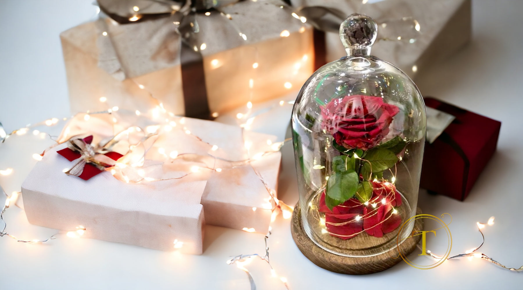 beauty-and-the-beast-red-rose-glass-dome_jpg.jpg