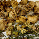 flori uscate din buchet mireasa pregatite pentru restaurare si conservare in rasina