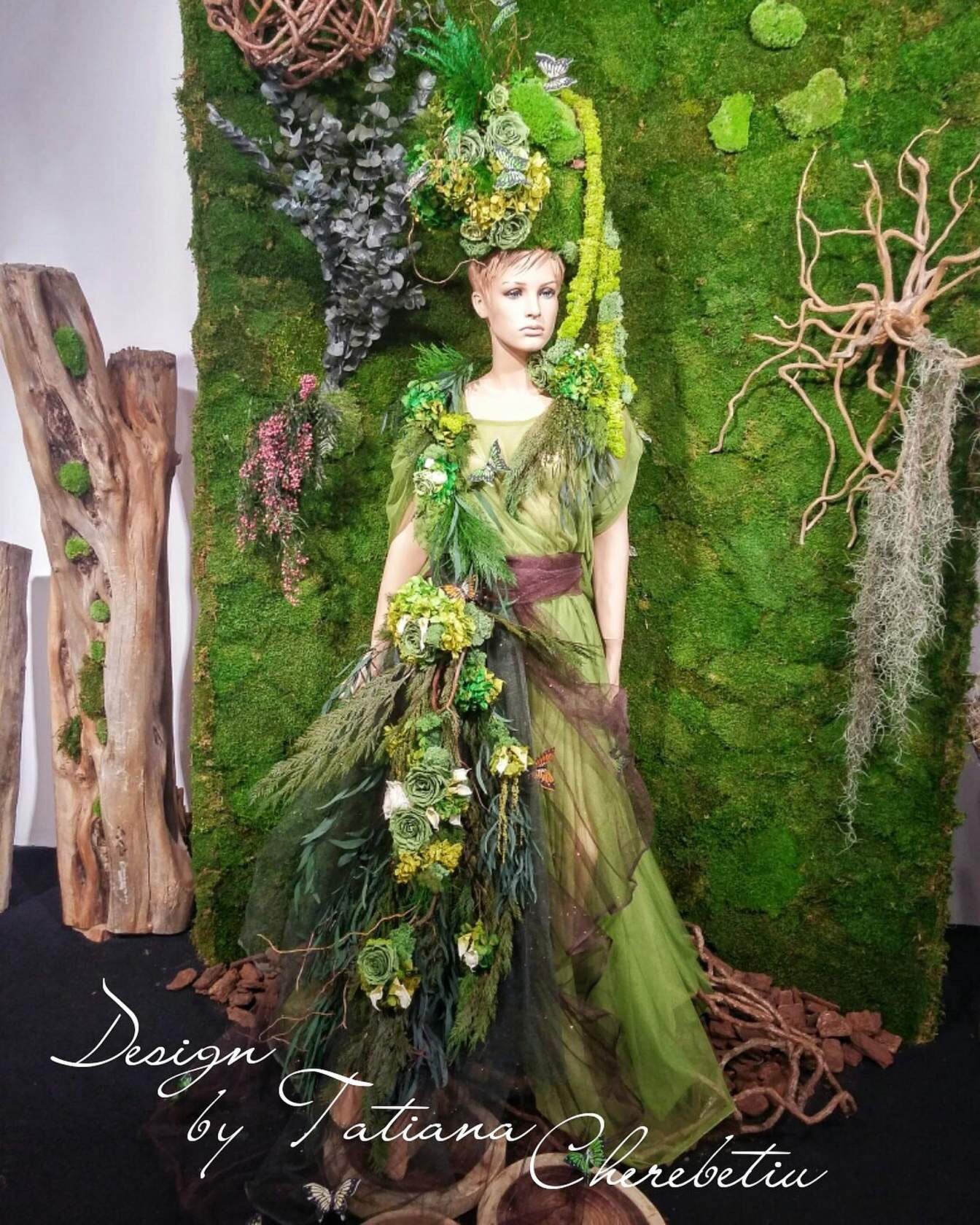 green-moss-flowers-dress-on-mannequin-woman_jpg.jpg