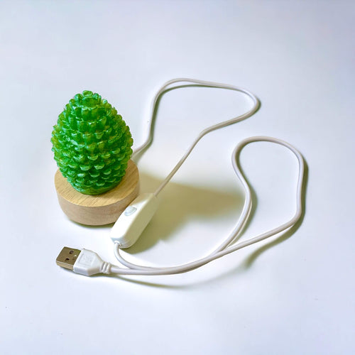 Pinecone Nightlight – lampa de veghe LED din rasina, USB, glow verde-galben