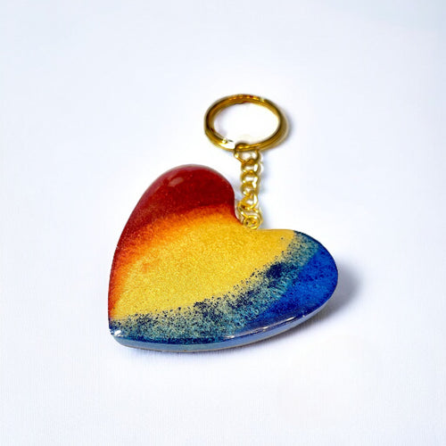 Breloc Romania -inima tricolor din rasina, pigmenti multichromi