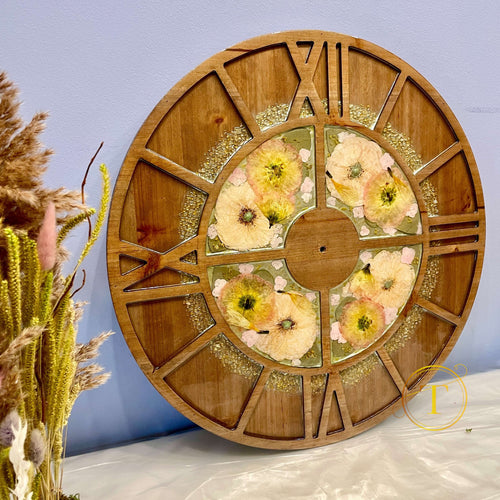 Gift idea – wall clock made with real pressed flowers in resin.