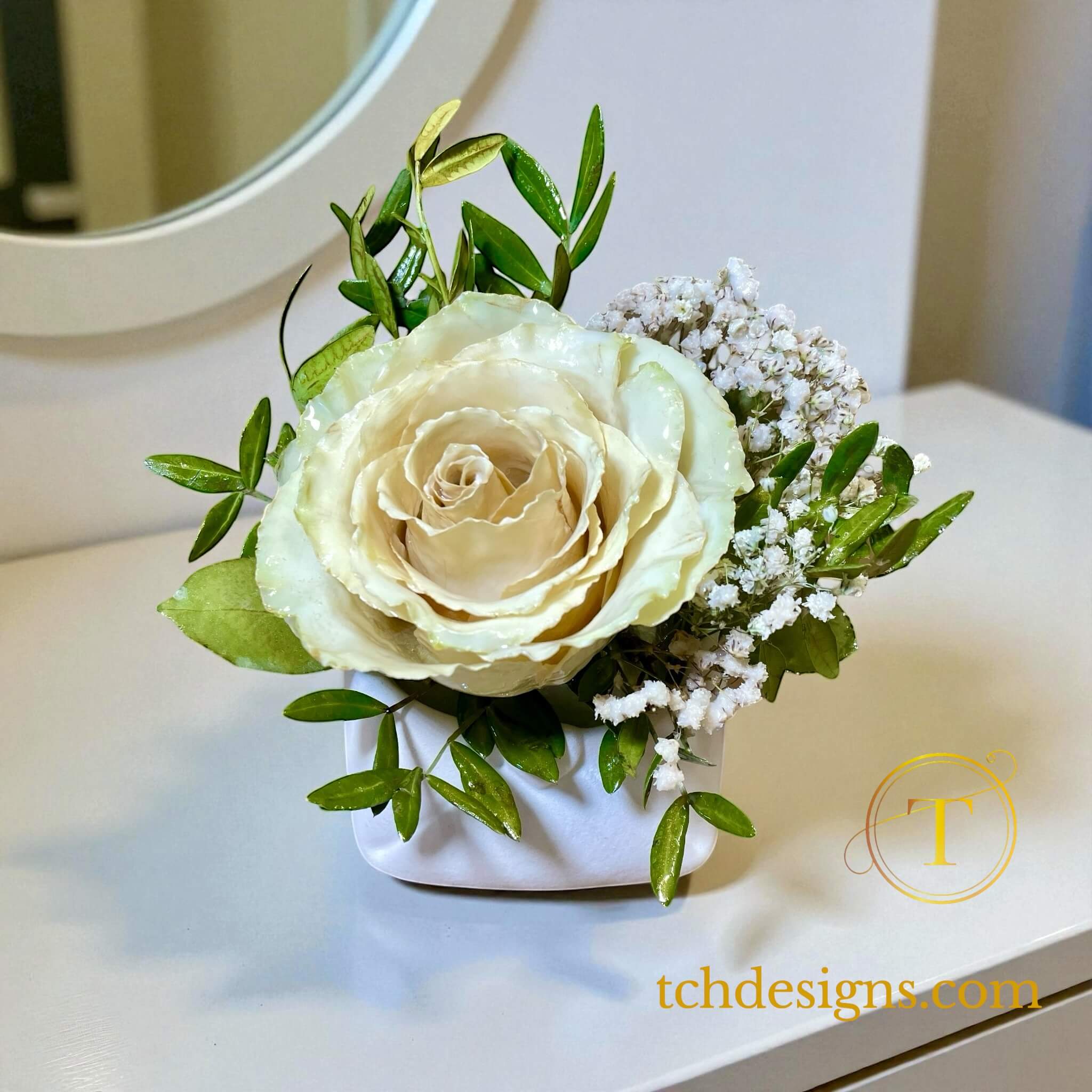 Aranjament cu trandafir conservat 3D in vaza din ceramica | Amintire pretioasa