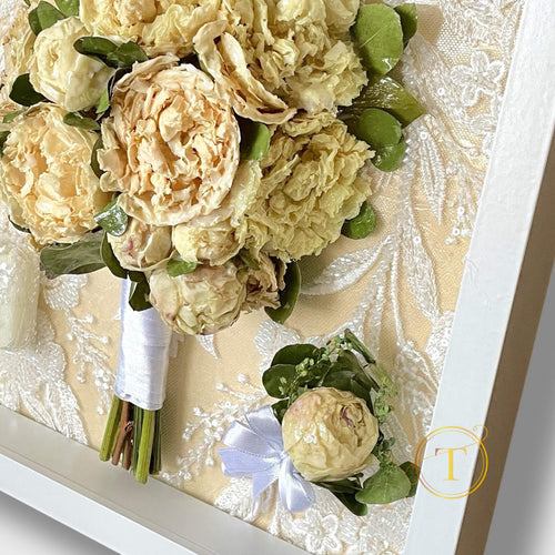 Preserved Stefania's wedding bouquet close-up details